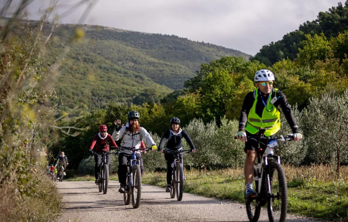 10 novembre: pedalata tra gli ulivi in occasione di "Frantoi Aperti"